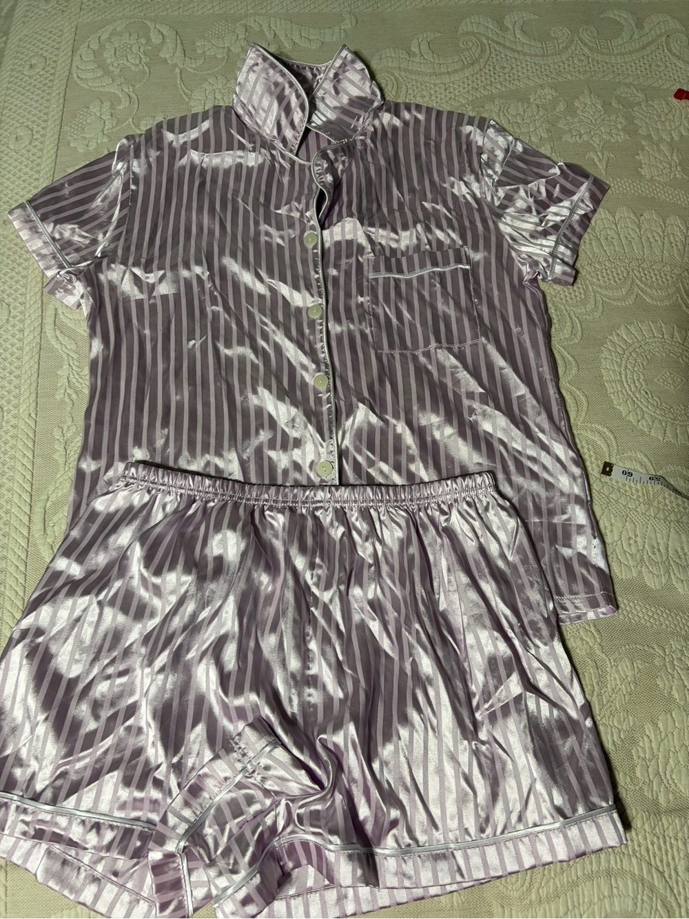 like new Sateen Lavender Stripe Short Pajama Set - Women Large
